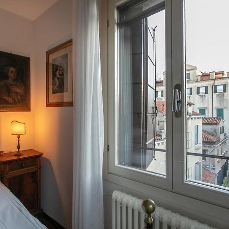 Ca' Al Giglio - Appartamento Vista Canale Velence Kültér fotó
