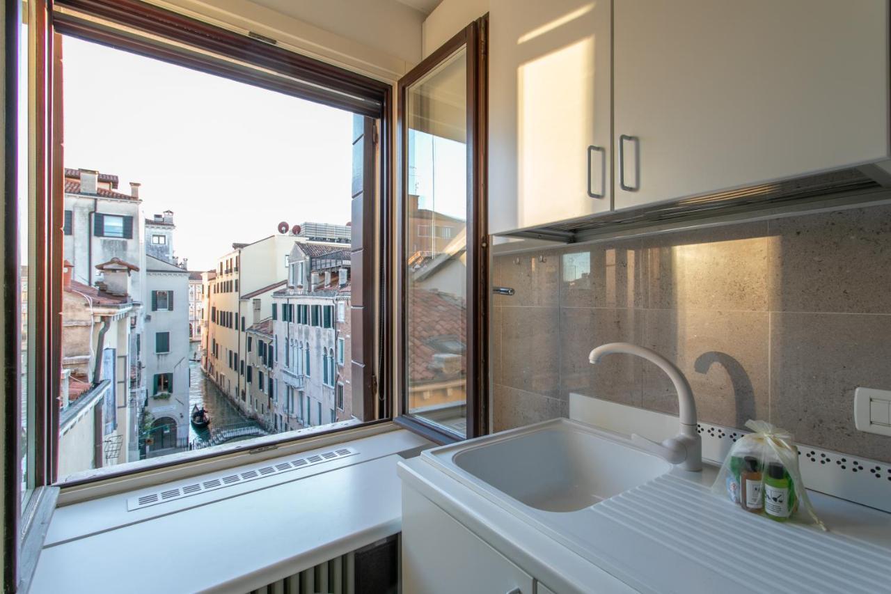 Ca' Al Giglio - Appartamento Vista Canale Velence Kültér fotó